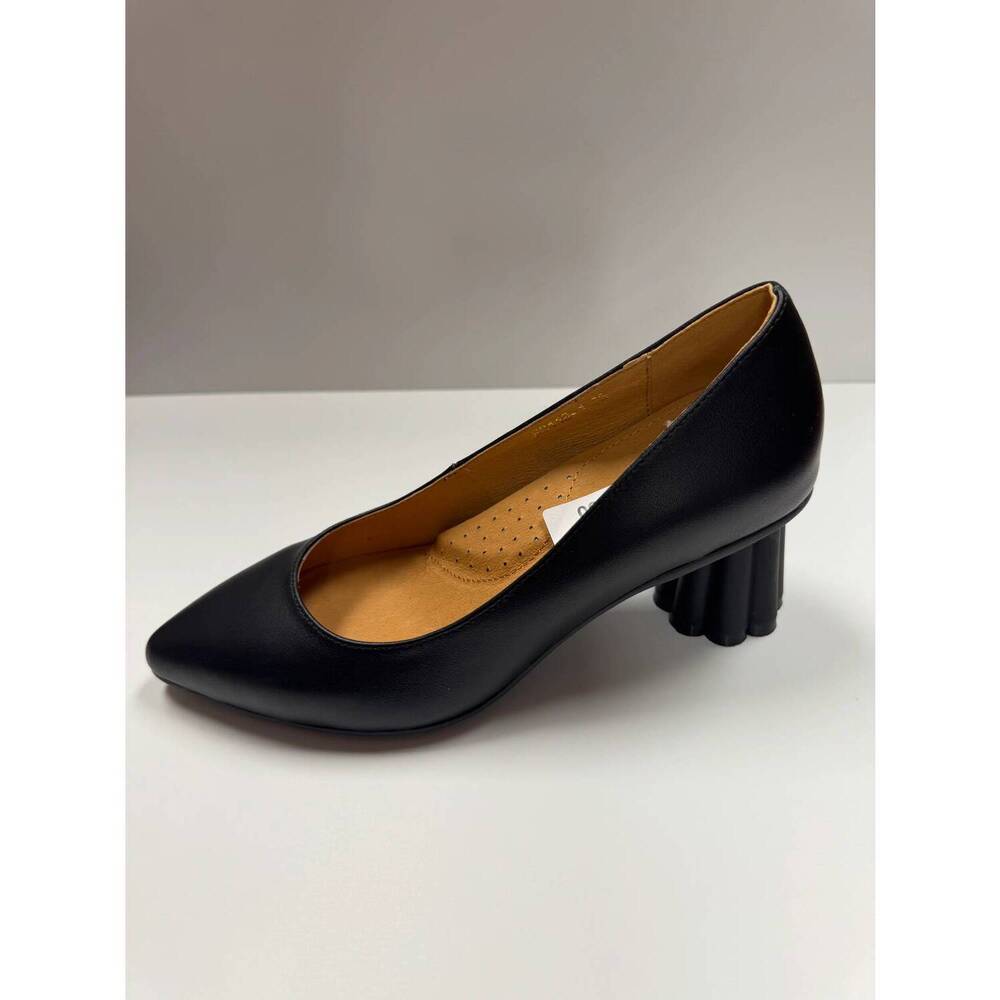 NEW 1936 women's plain leather heel in black